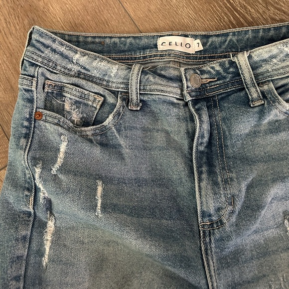 Cello Straight Leg Distressed Jeans Boyfriend Fit - Picture 5 of 7